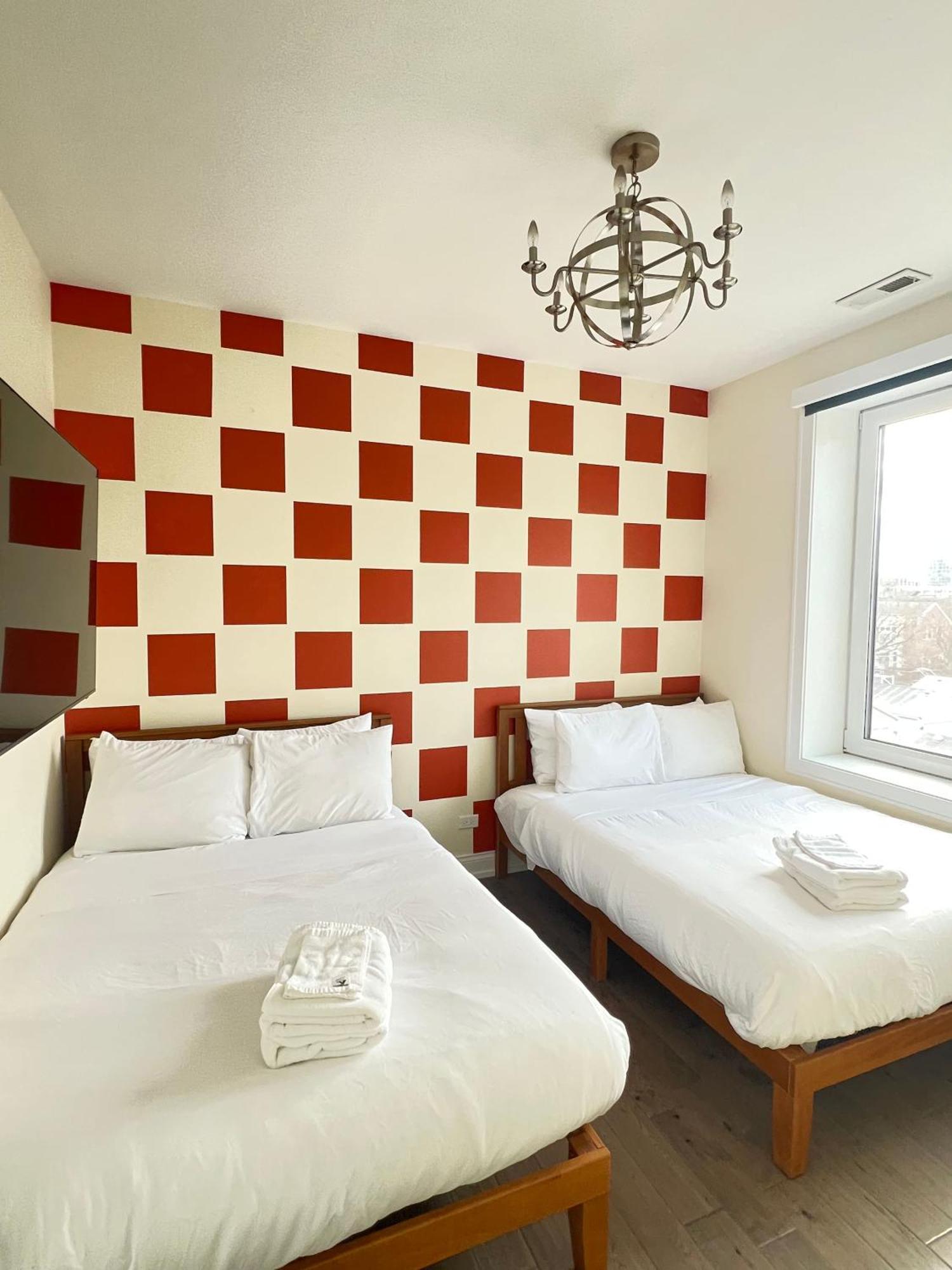 Designer 1 Free Parking Apartment *