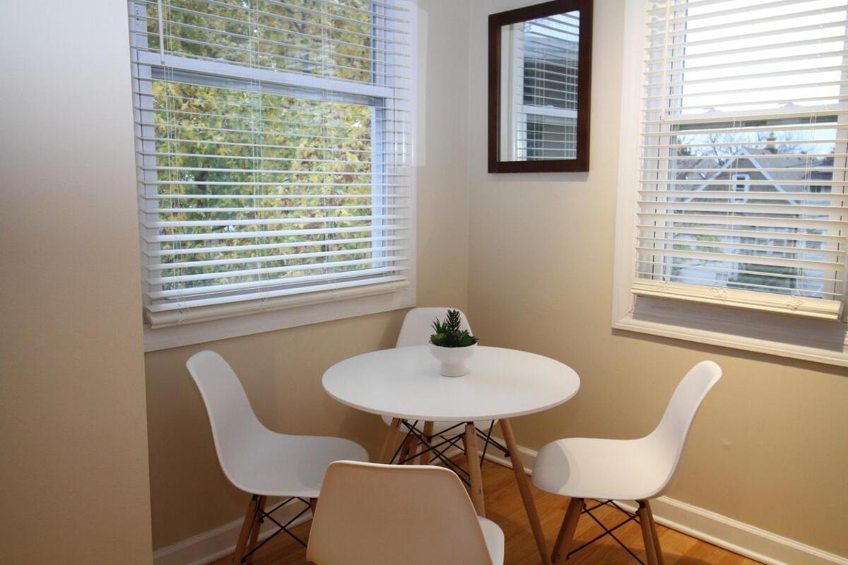 Queen Beds, Long Stay, Garage Parking, Near Train *