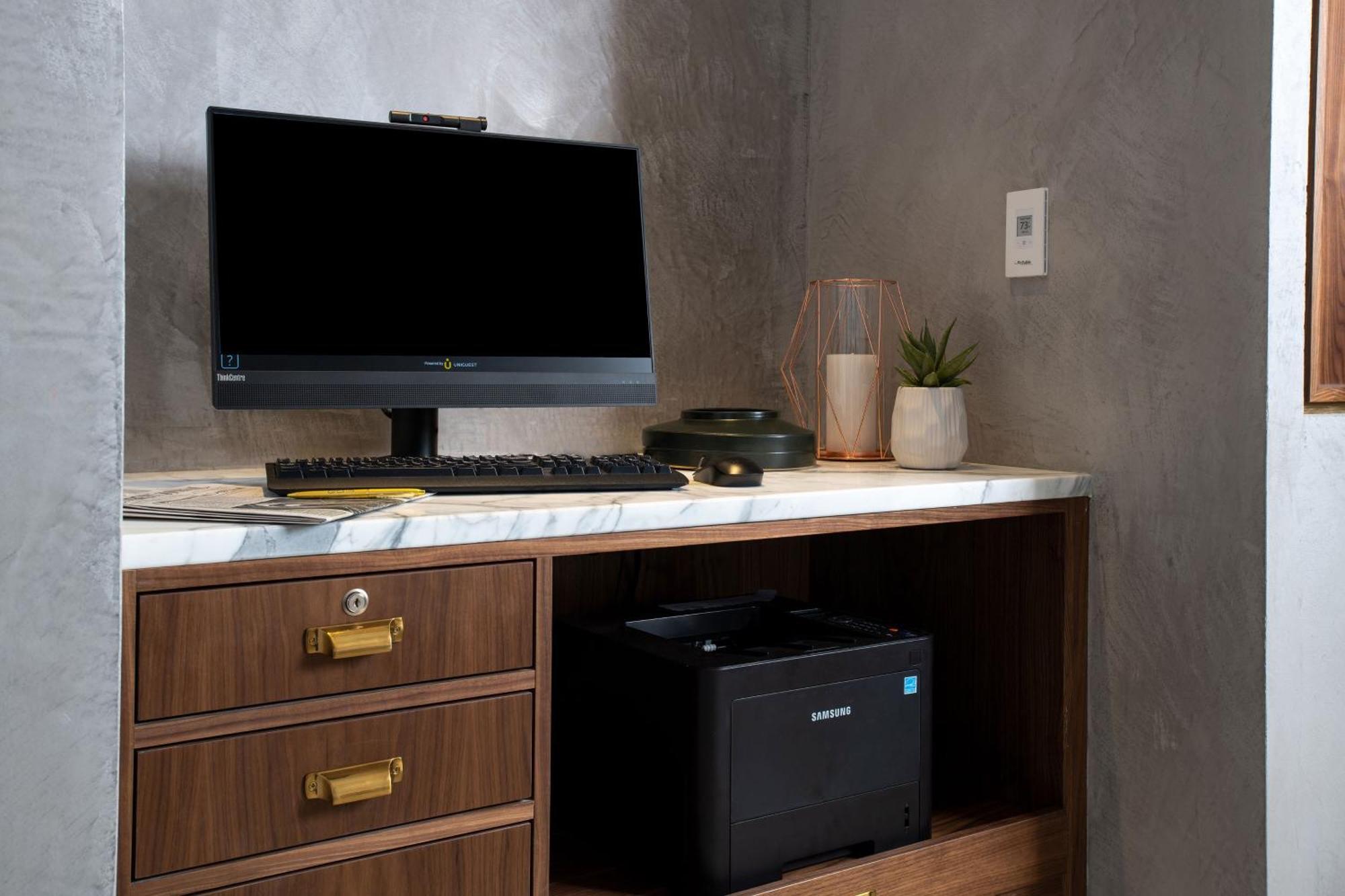 Le Meridien Essex Hotel Chicago