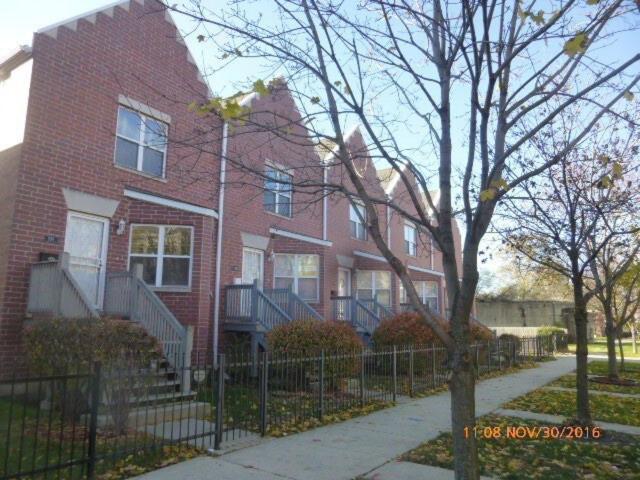 Modern Townhouse With Contemporary African Art Casa de Férias Chicago