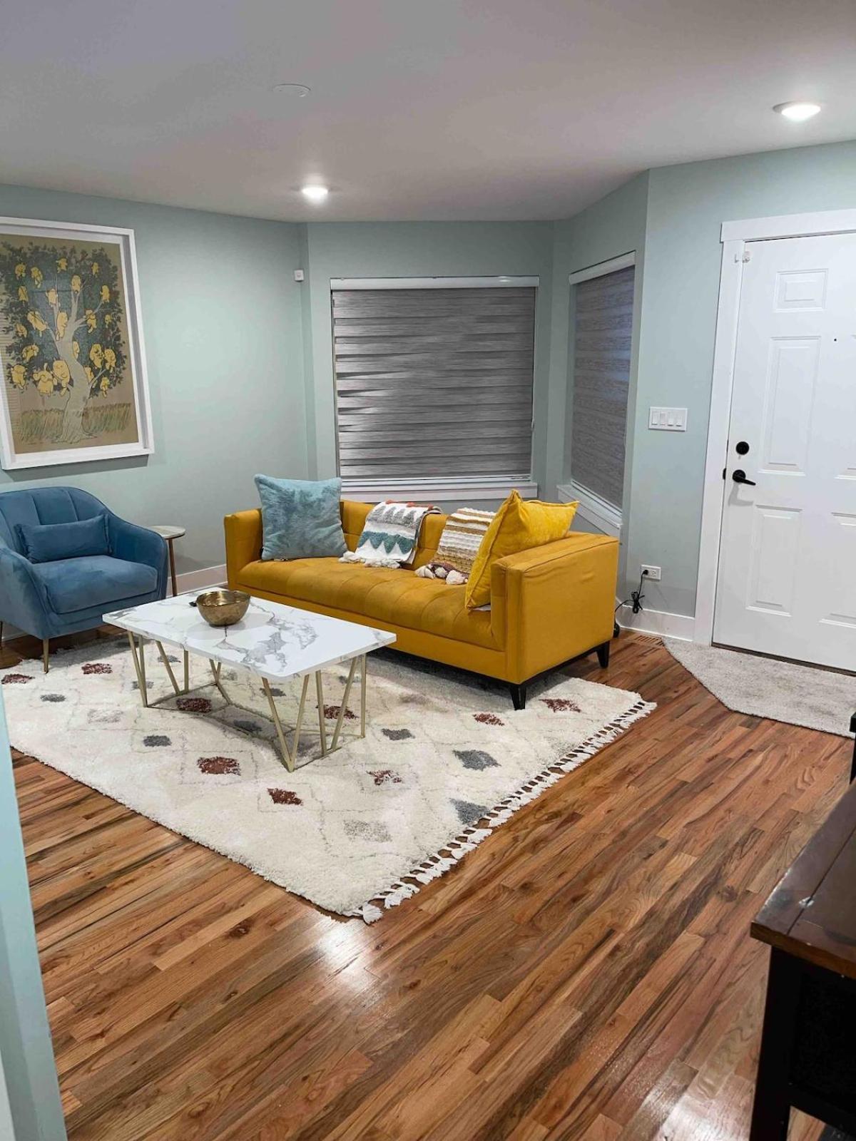Modern Townhouse With Contemporary African Art Casa de Férias Chicago