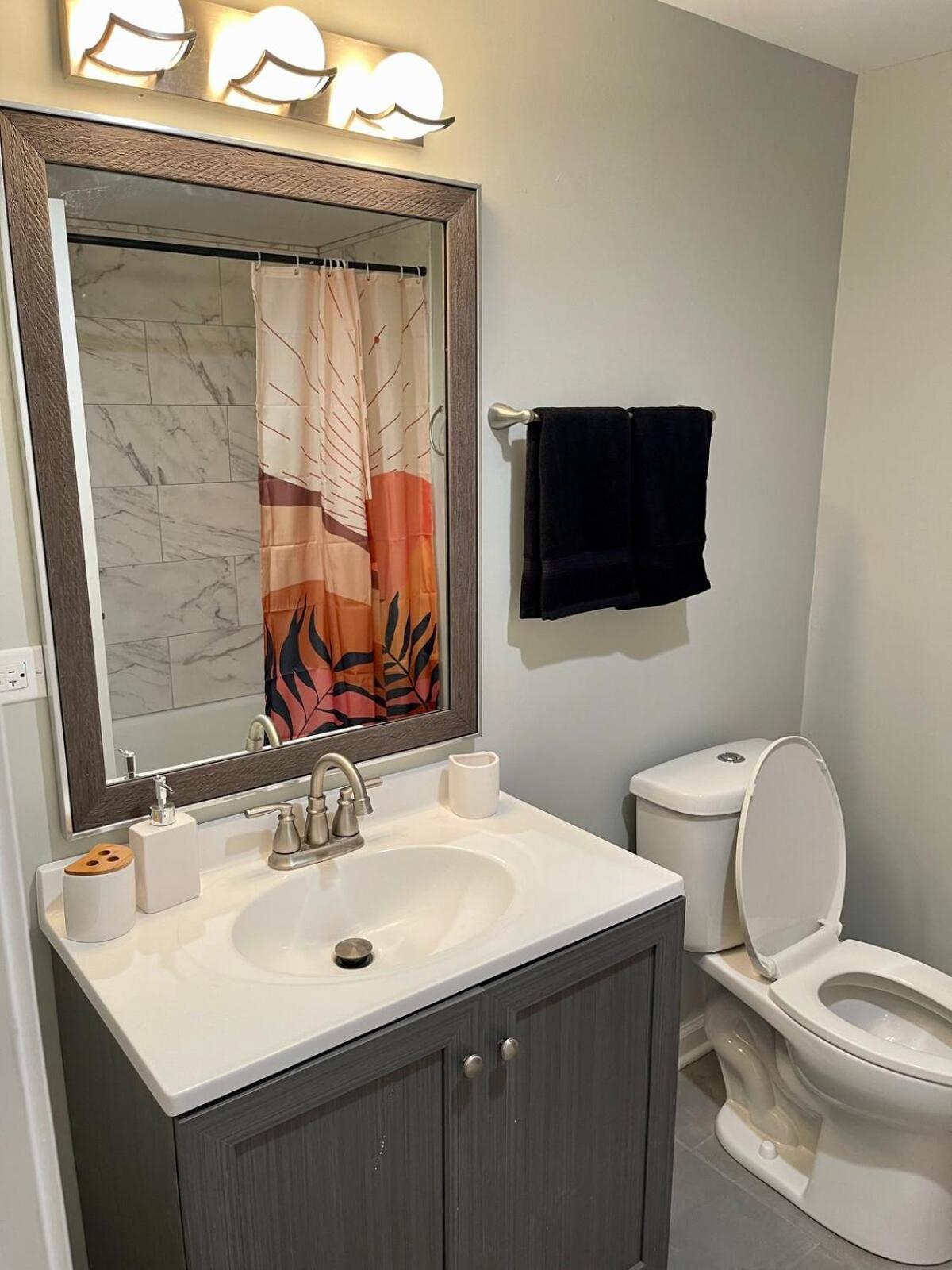 Spacious & Modern 3 Bedroom L Wi-fi L Free Parking L Hyde Park L Appartement Chicago