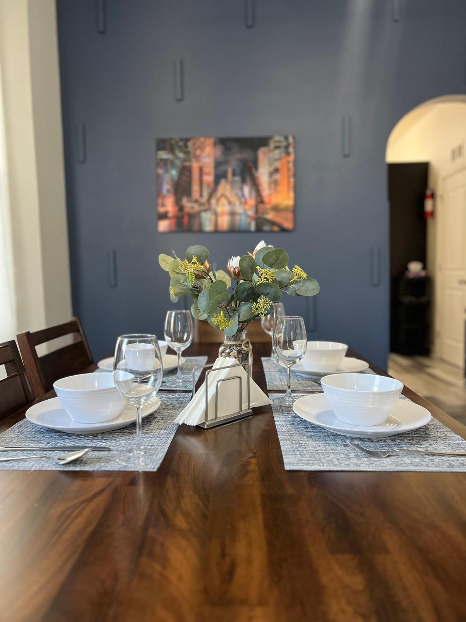 Appartement Cozy 3 Bedroom Near Downtown Parking