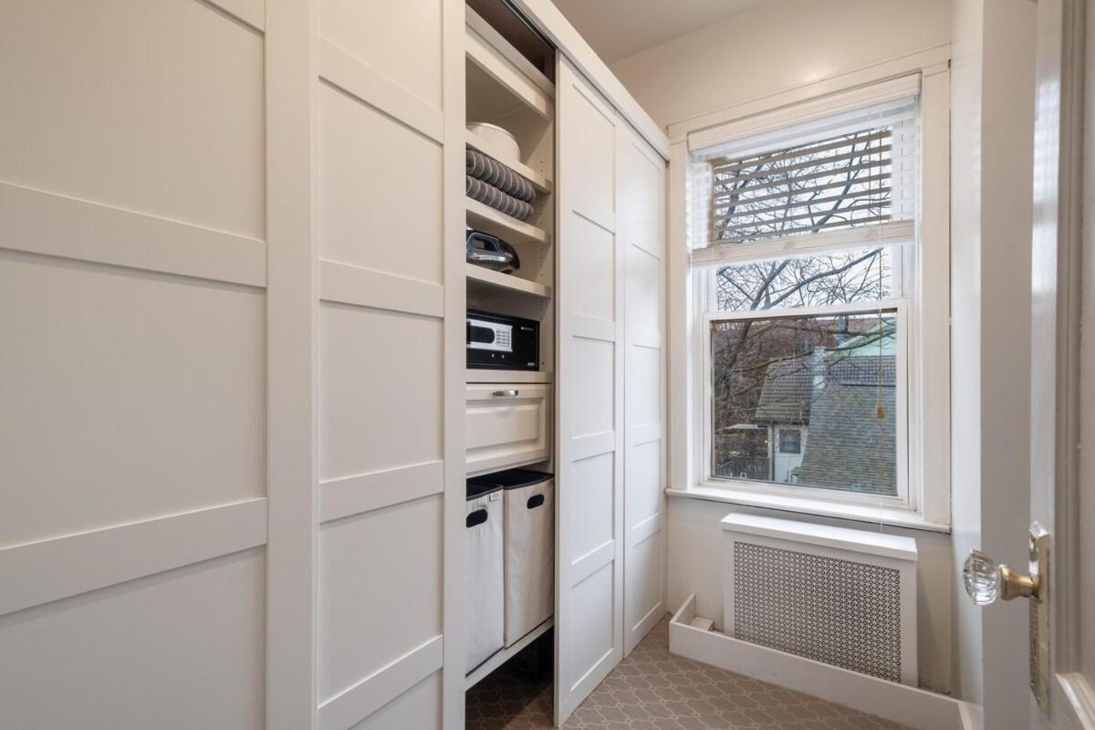 Apartment Elegant And Chic 2bed 2bath Steps From The Lake!