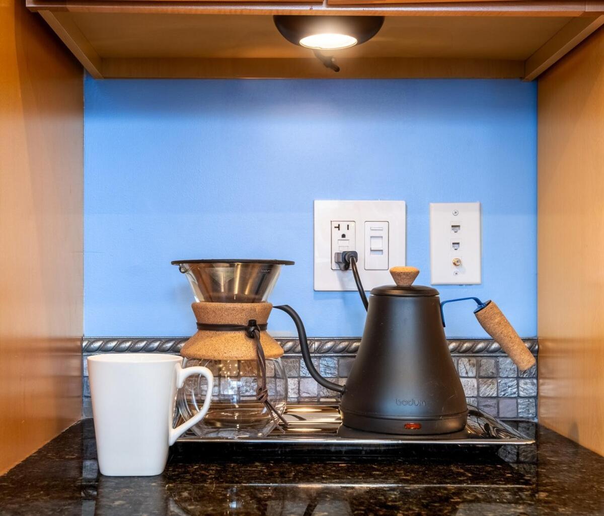 Elegant And Chic 2bed 2bath Steps From The Lake! * Chicago