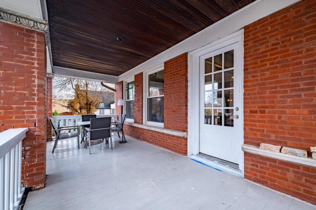 Elegant And Chic 2bed 2bath Steps From The Lake! Apartment