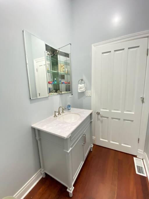 Holiday home Beautiful 6-bedroom, Private Mansion With Hot Tub Chicago