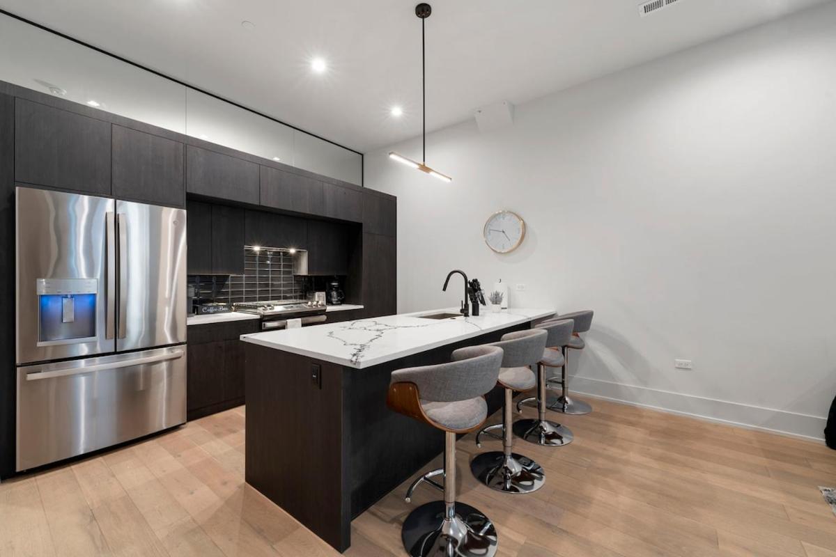 Chic 2br 2ba With Balcony - River North Apartamento