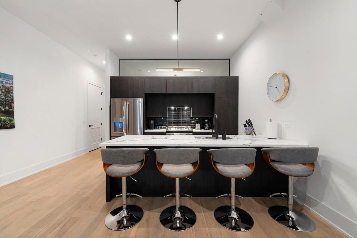 Apartamento Chic 2br 2ba With Balcony - River North Chicago