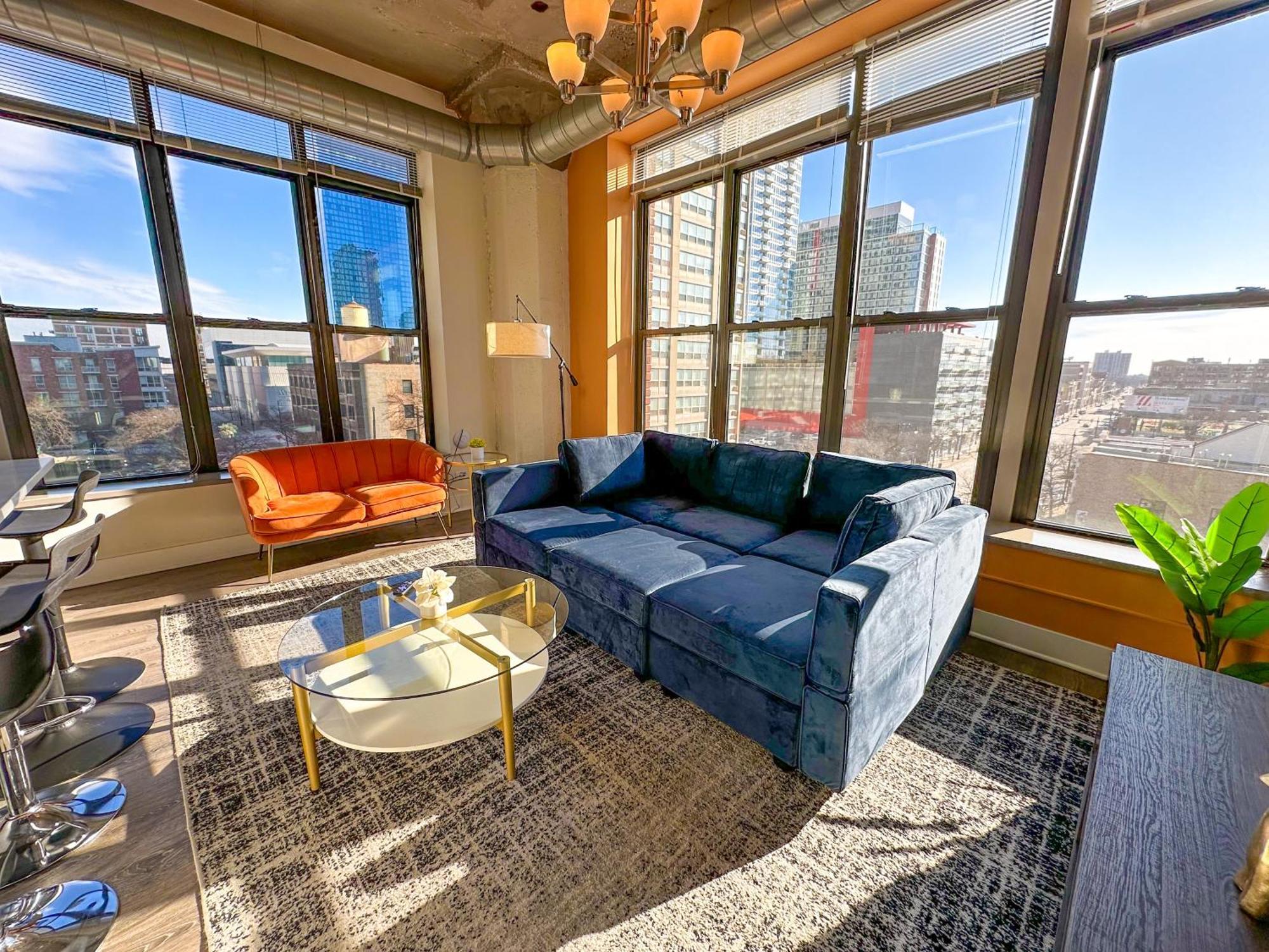 Apartment South Loop 2Br Corner Unit With Natural Light, Optional Parking And Guest Access Near Downtown Chicago And Mccormick Place
