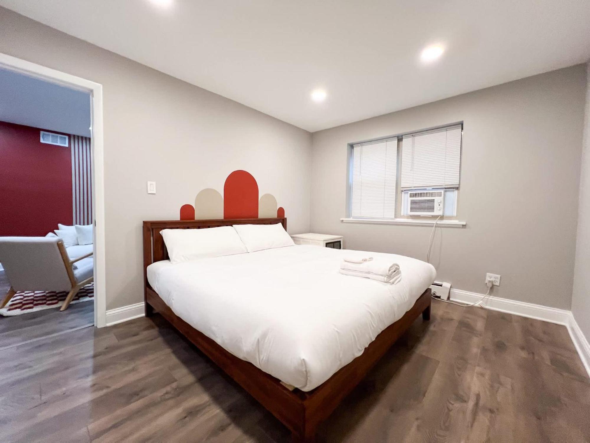 Stylish Sleeps 6 1 Free Parking Apartment Chicago