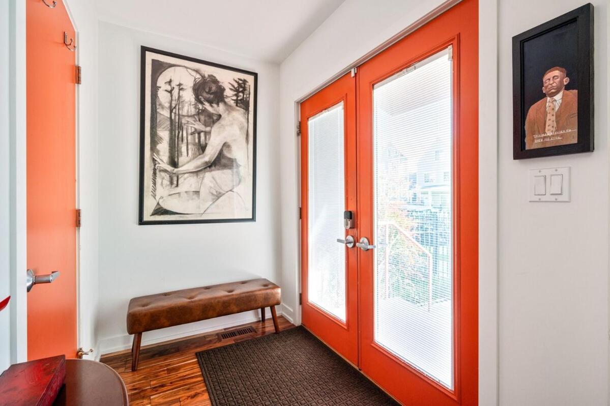 Single Family With 3 Bedrooms Attic With 2 Beds Chicago