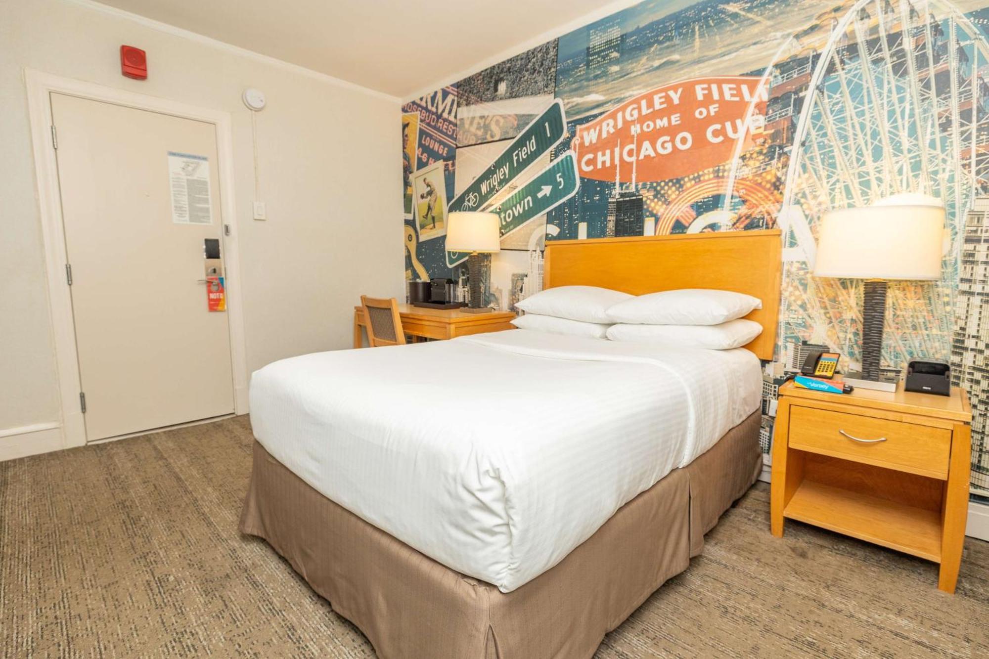 Versey Lincoln Park Hotel 3*