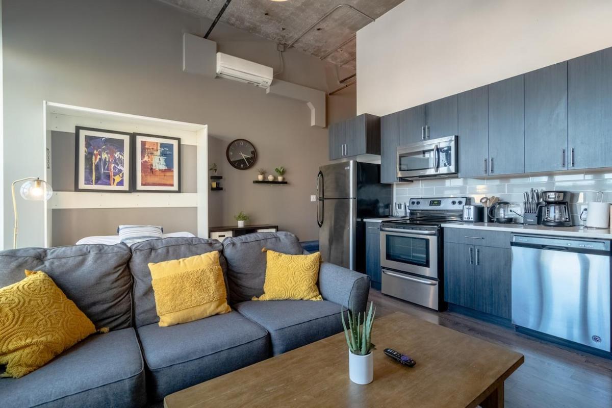 Apartment Mccormick Place With Optional Parking And Sleeps Up To 4 *