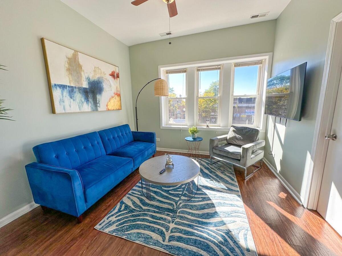 Apartment Spacious 2br Family Oasis Irving Park 1w Sleeps 6 *