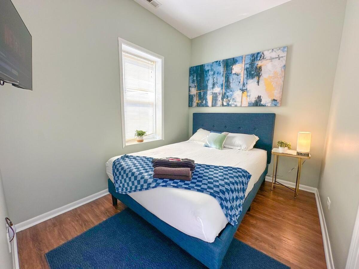 Spacious 2br Family Oasis Irving Park 1w Sleeps 6 Apartment