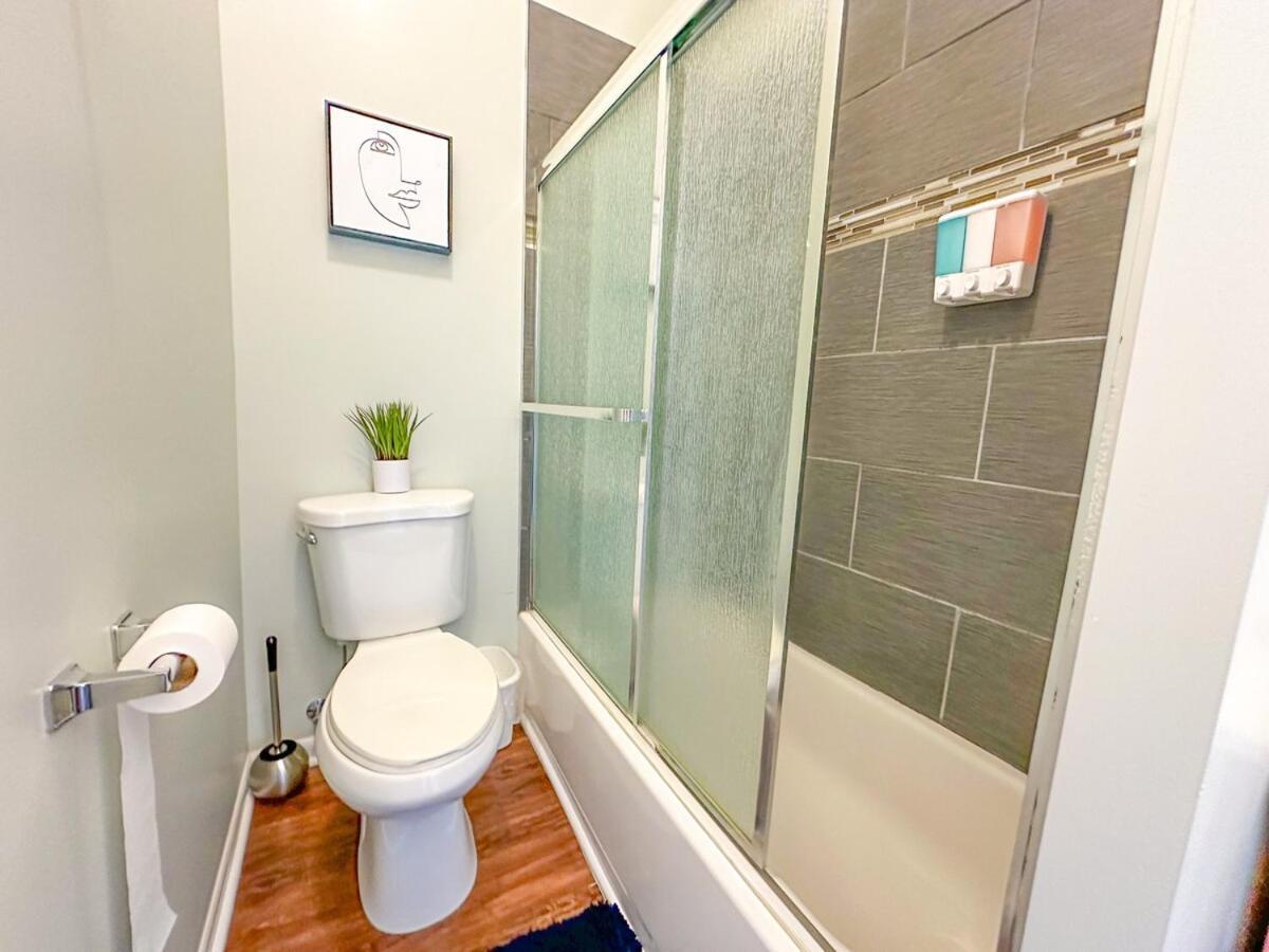Spacious 2br Family Oasis Irving Park 1w Sleeps 6 Apartment *