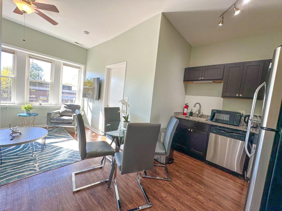 Spacious 2br Family Oasis Irving Park 1w Sleeps 6 Apartment Chicago