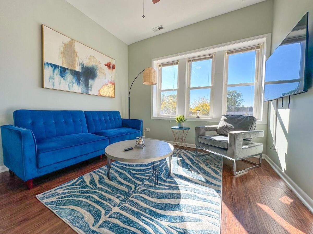 Apartment Spacious 2br Family Oasis Irving Park 1w Sleeps 6