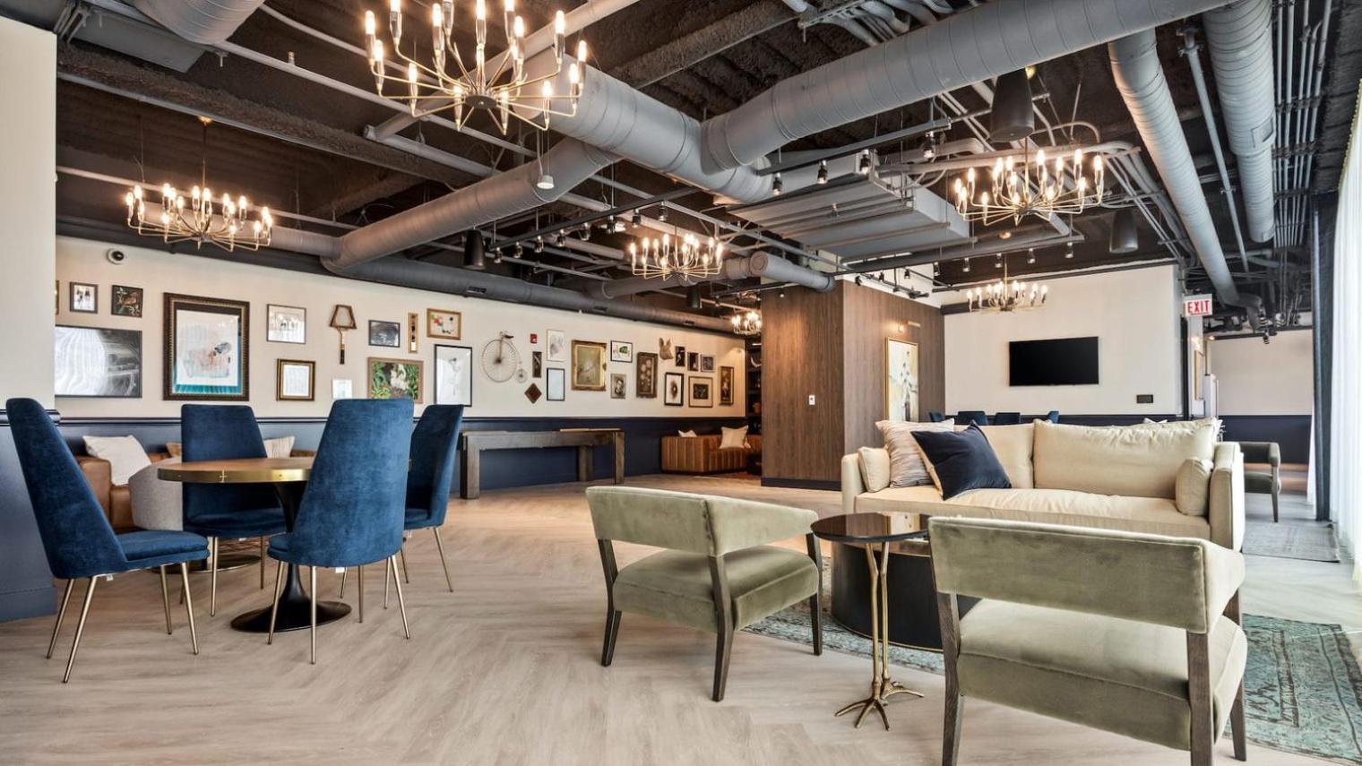 Logan Square 2br W Pool Lounge Gym Nr L Chi-869 *