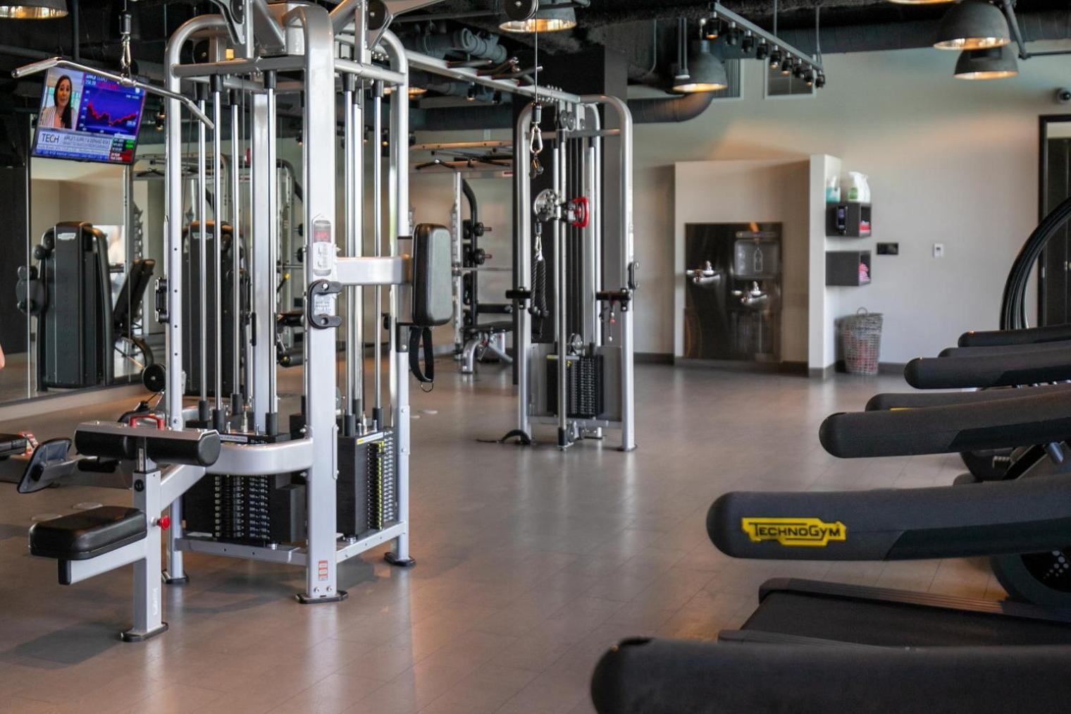 Logan Square 2br W Pool Lounge Gym Nr L Chi-869 Chicago