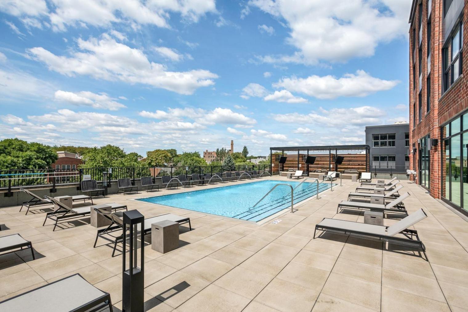 Logan Square 2br W Pool Lounge Gym Nr L Chi-869 Apartment *
