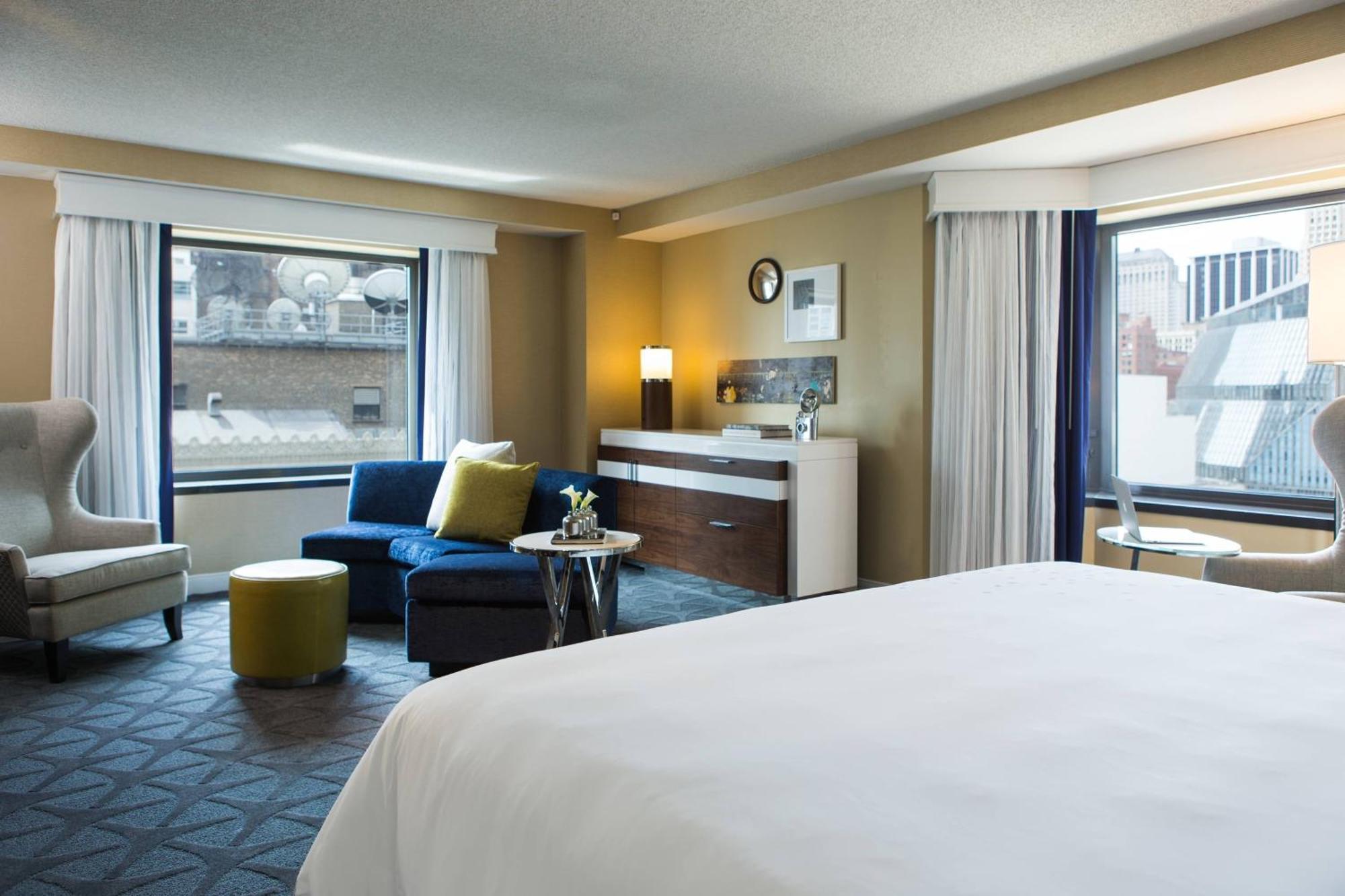 Renaissance Downtown Hotel 4*