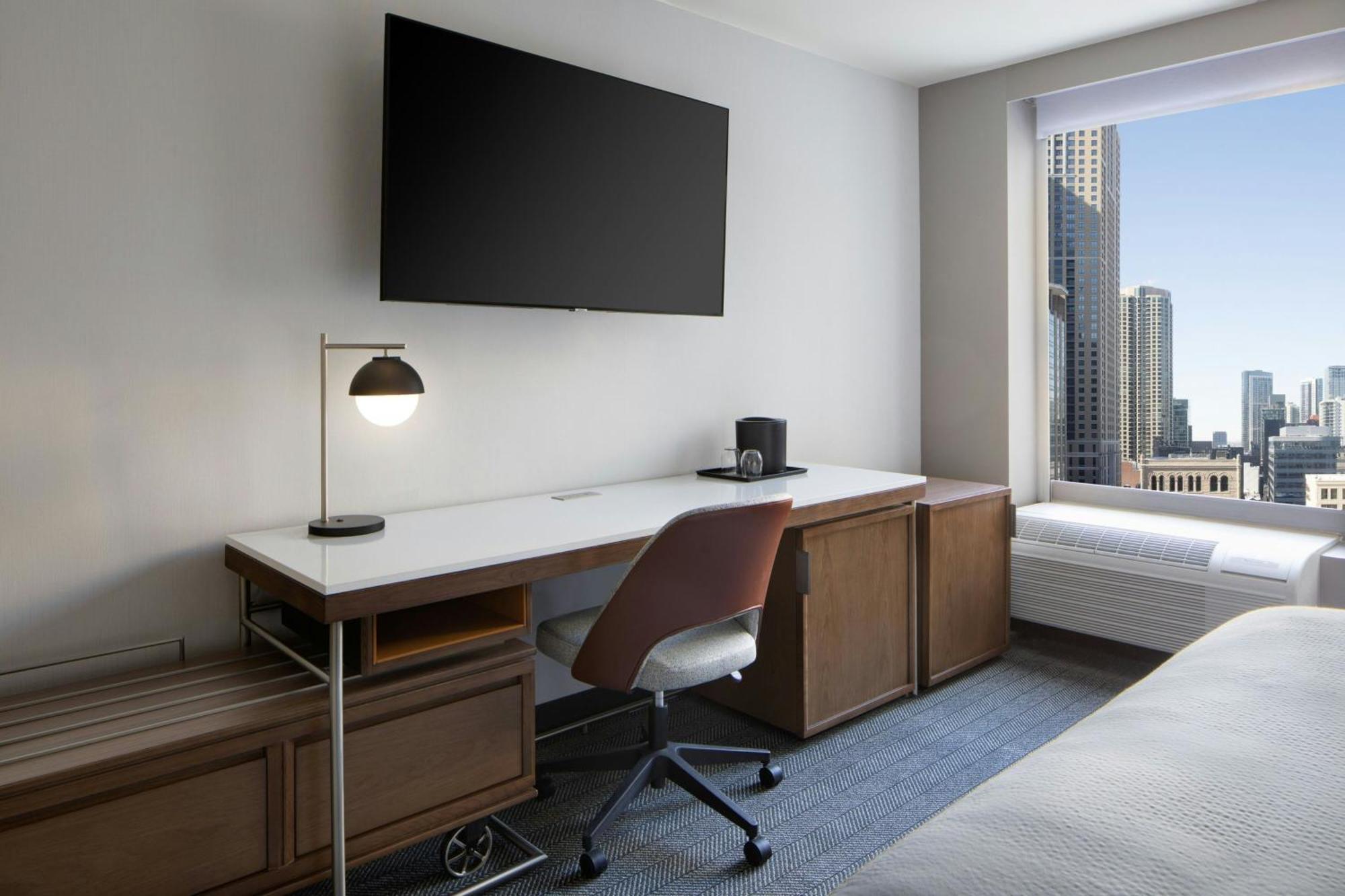 Courtyard By Marriott Downtown/river North Chicago
