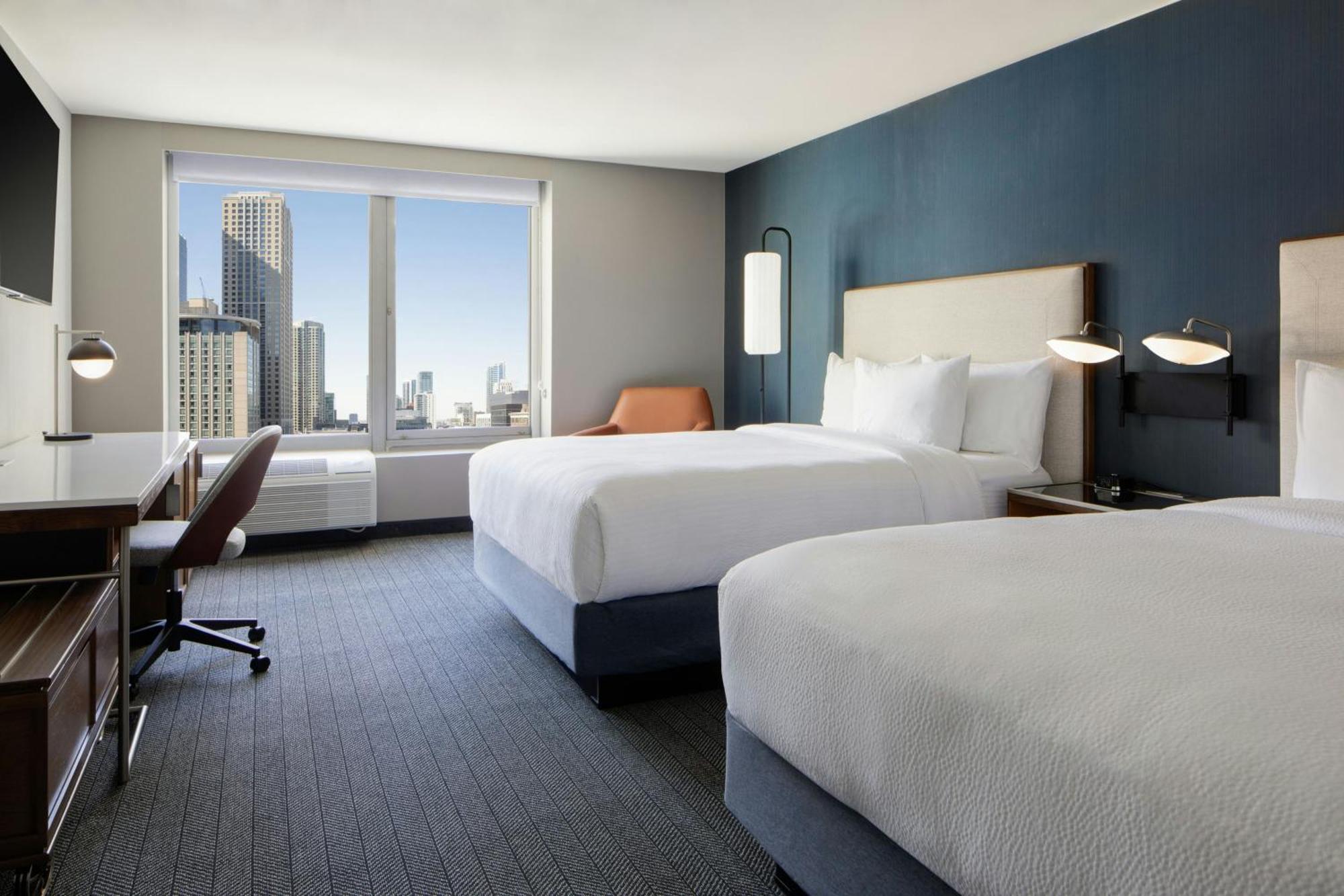 Courtyard By Marriott Downtown/river North 3*