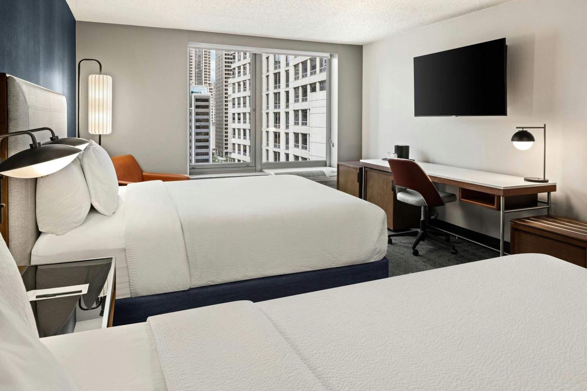 Courtyard By Marriott Downtown/river North Hotel 3*