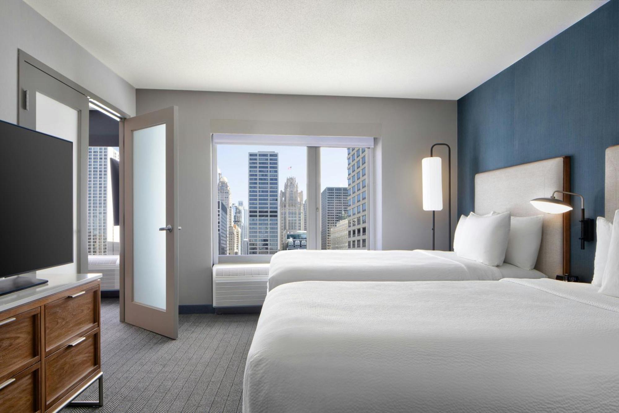 Courtyard By Marriott Downtown/river North 3*