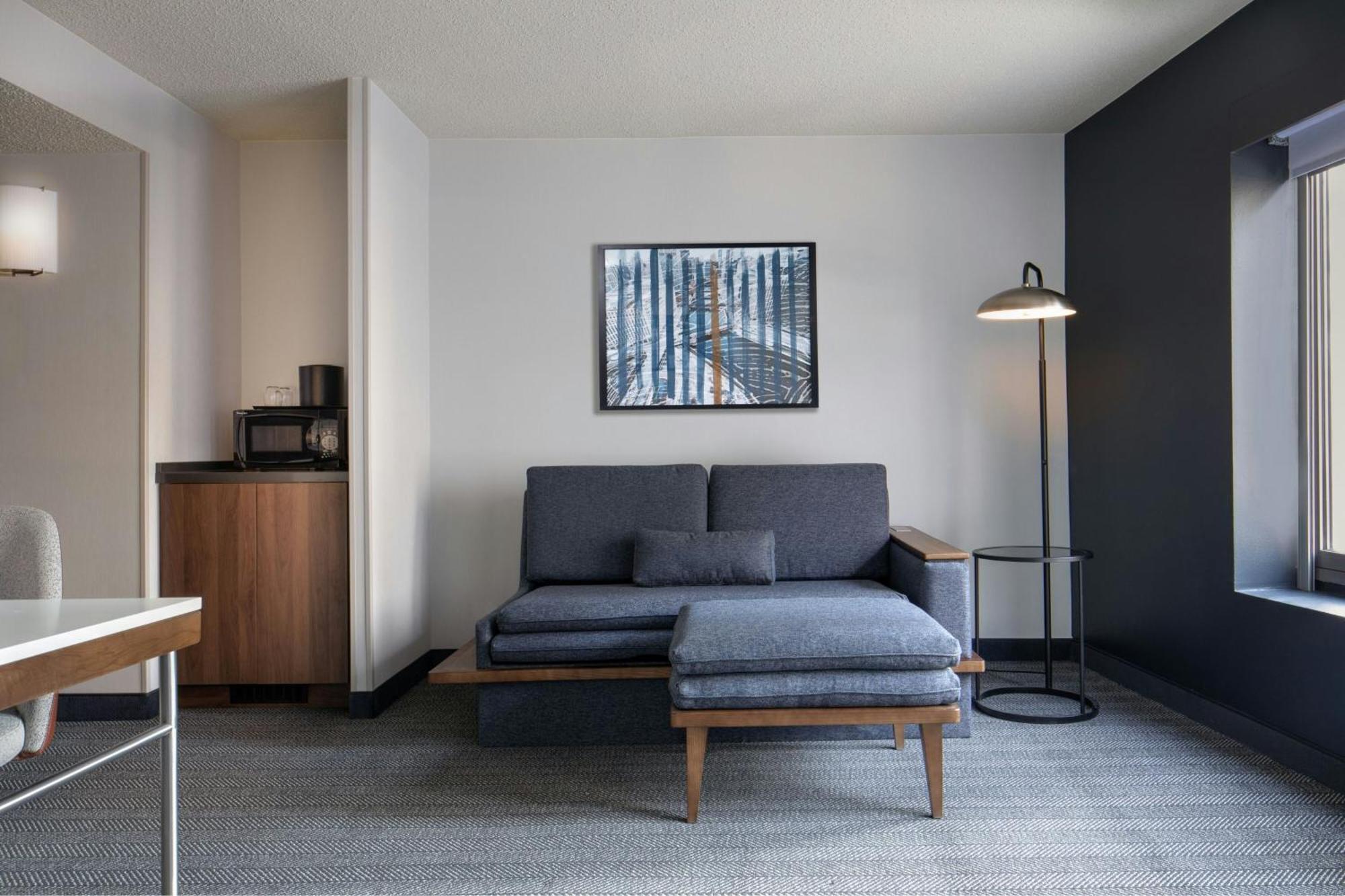 Courtyard By Marriott Downtown/river North