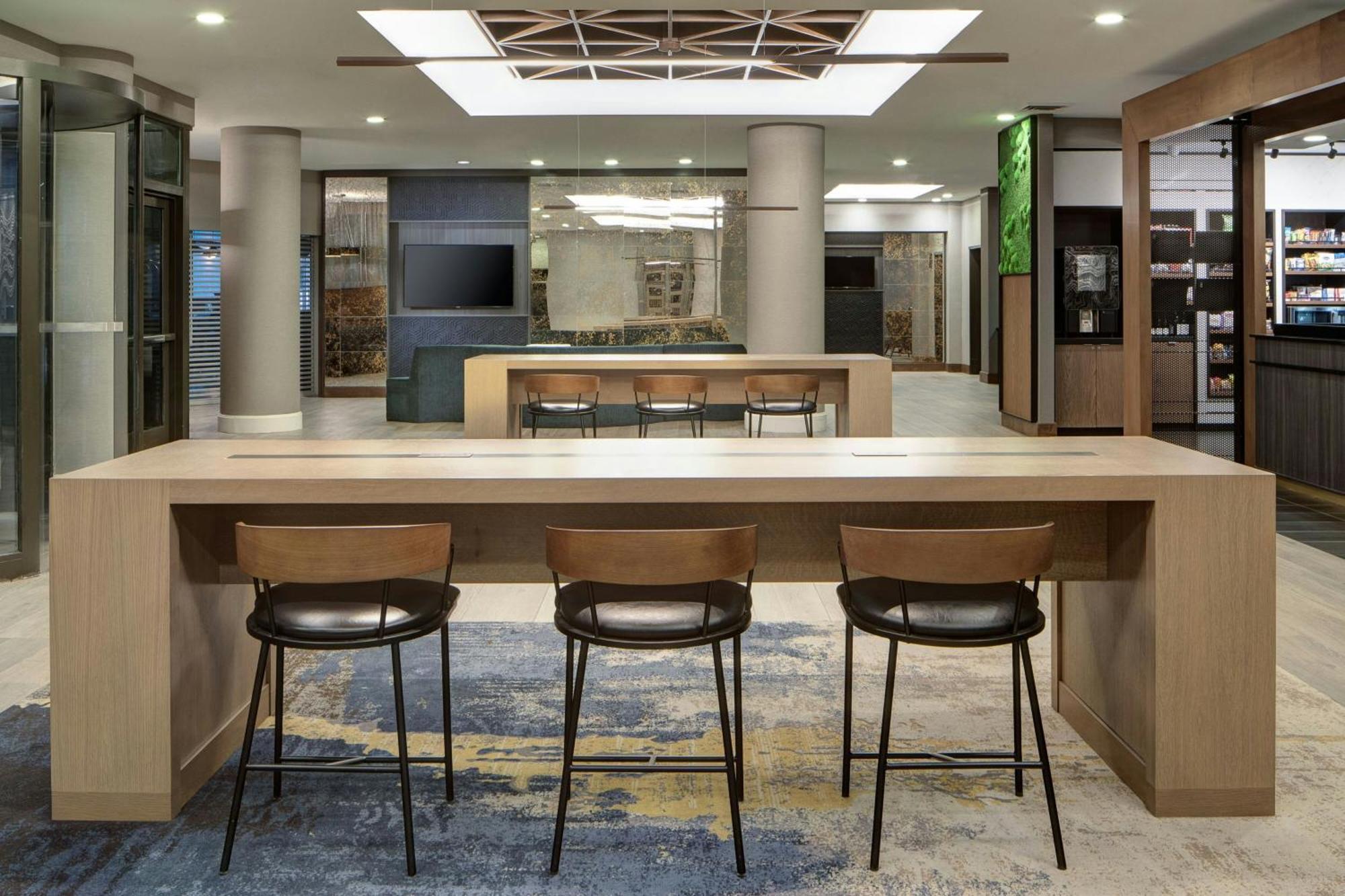 Courtyard By Marriott Downtown/river North Hotel Chicago