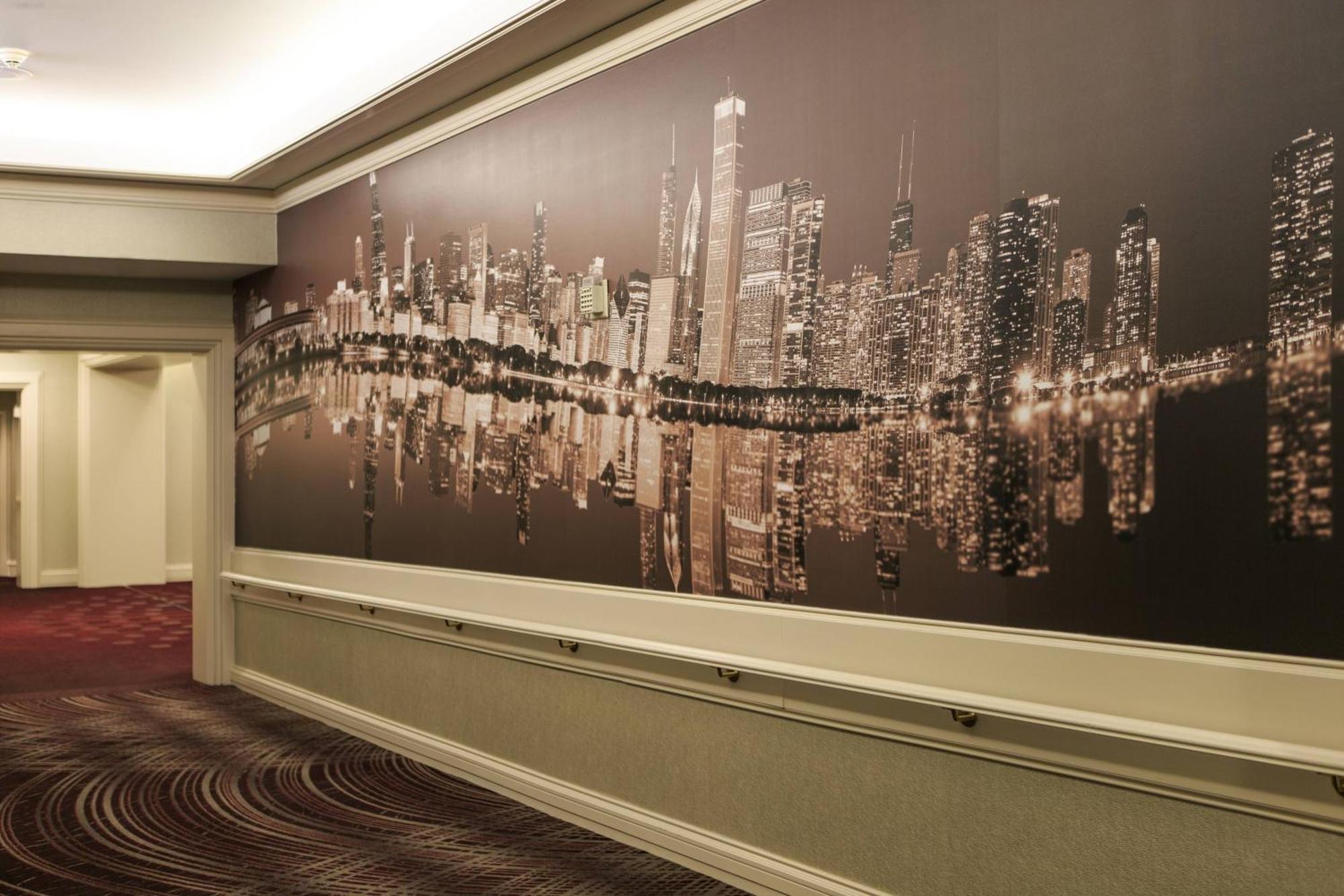 Renaissance Downtown 4*