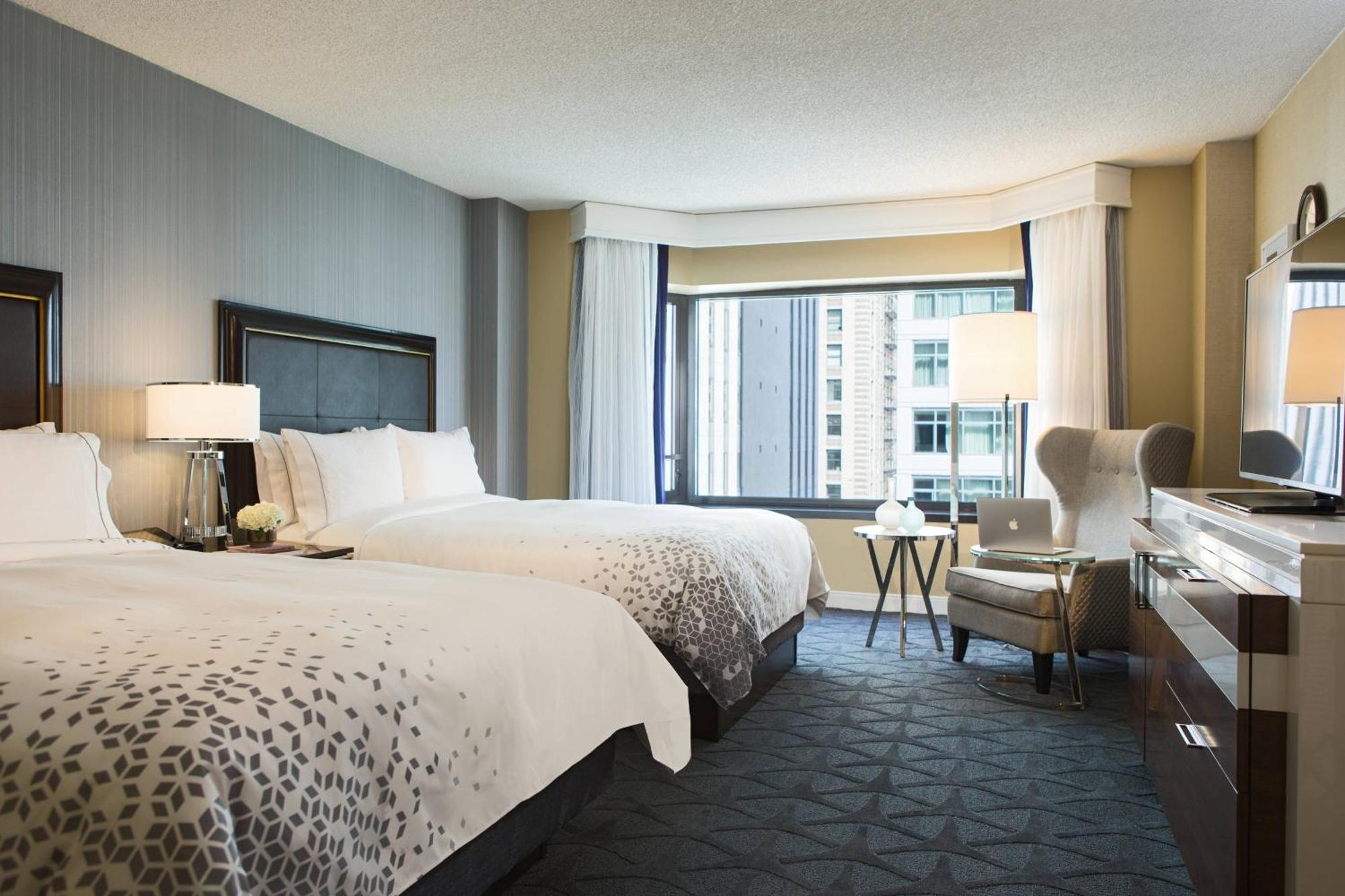 Hotel Renaissance Downtown Chicago