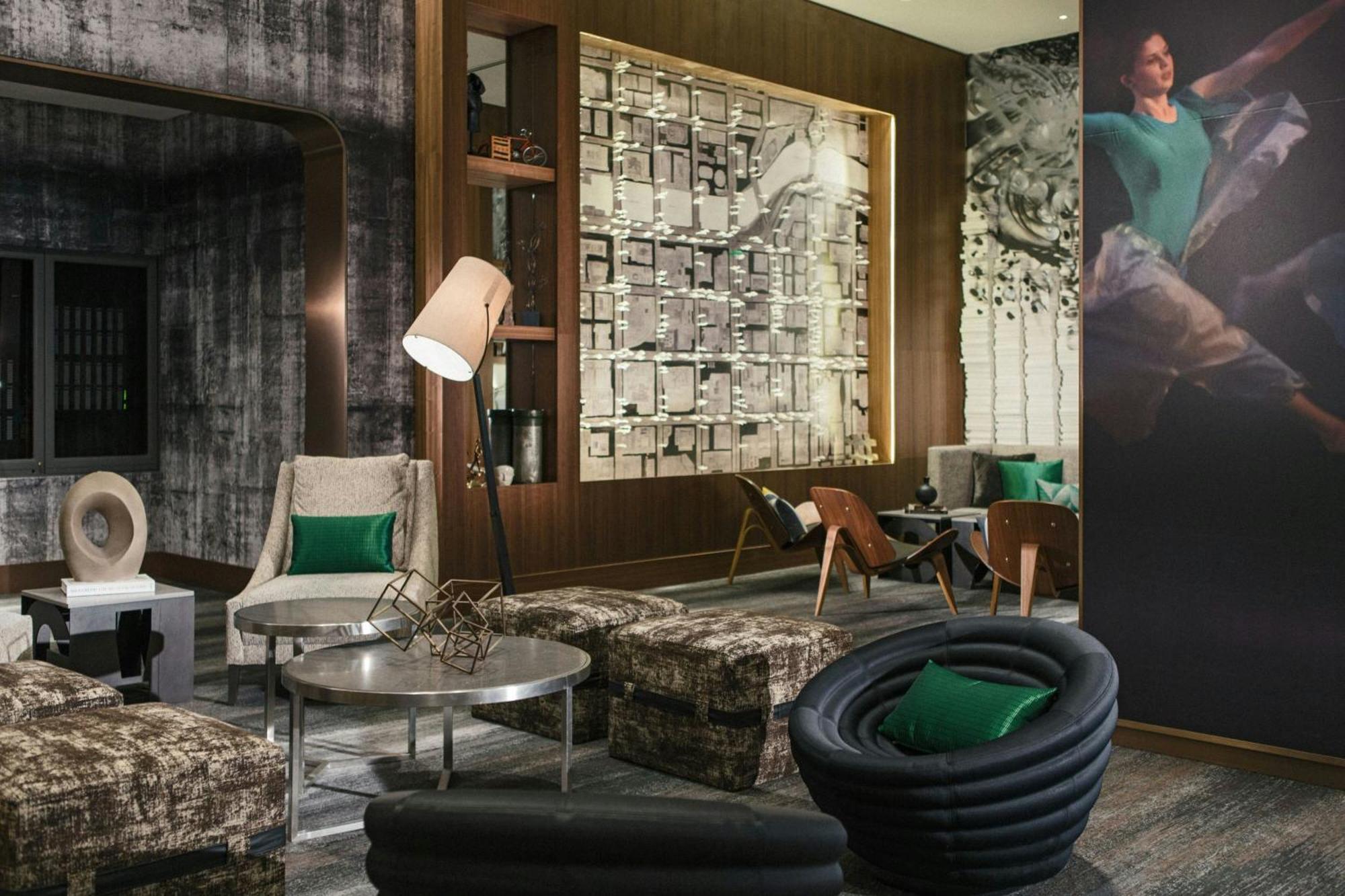 Hotel Renaissance Downtown Chicago