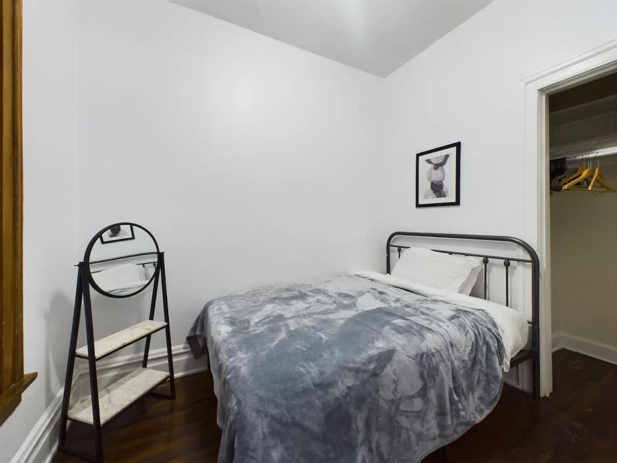 Wrigleyville Gem With Hidden Bar & Vintage Charm *