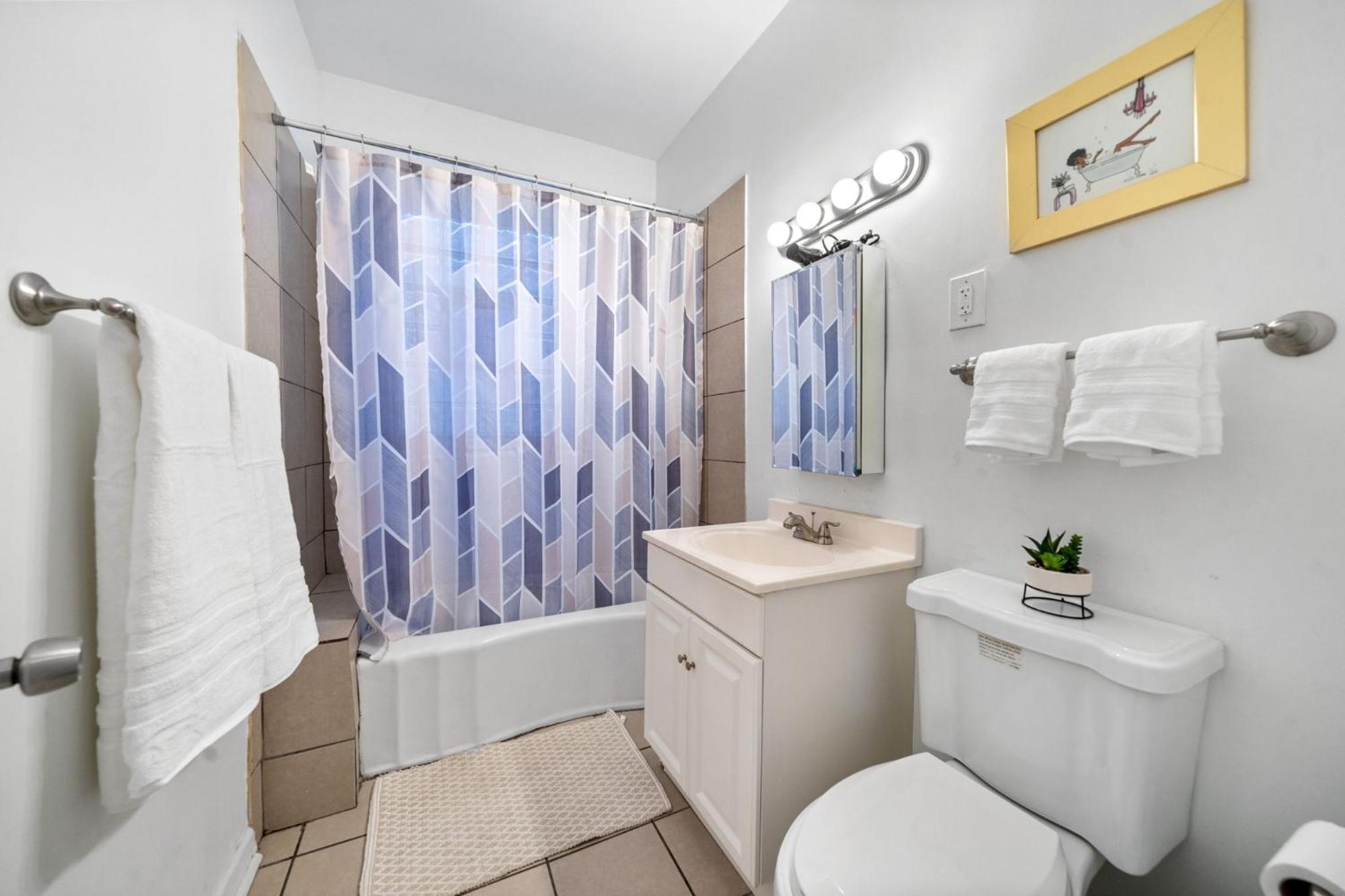 Cozy Woodlawn Retreat 2 *