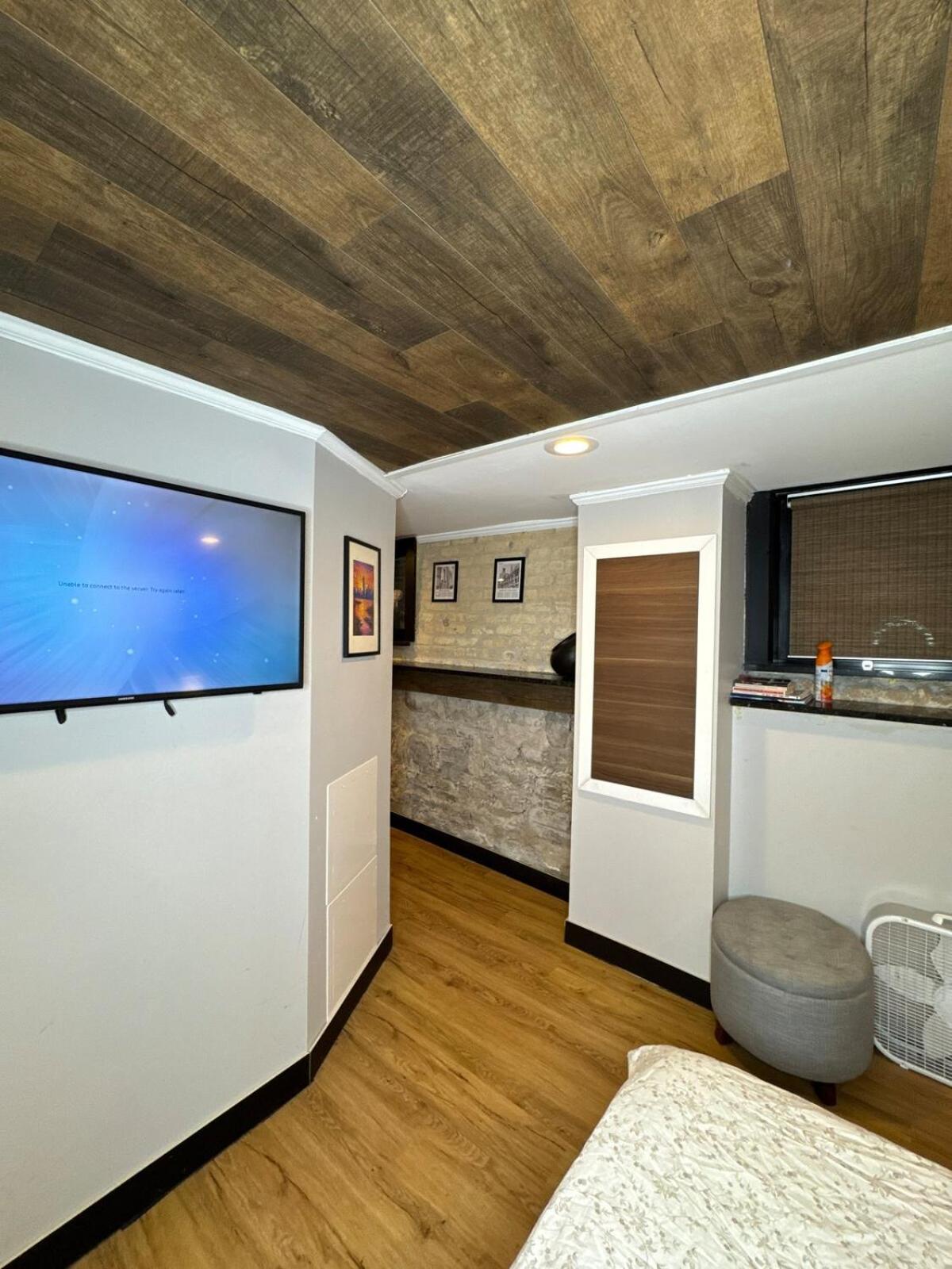 Modern In Lincoln Park *