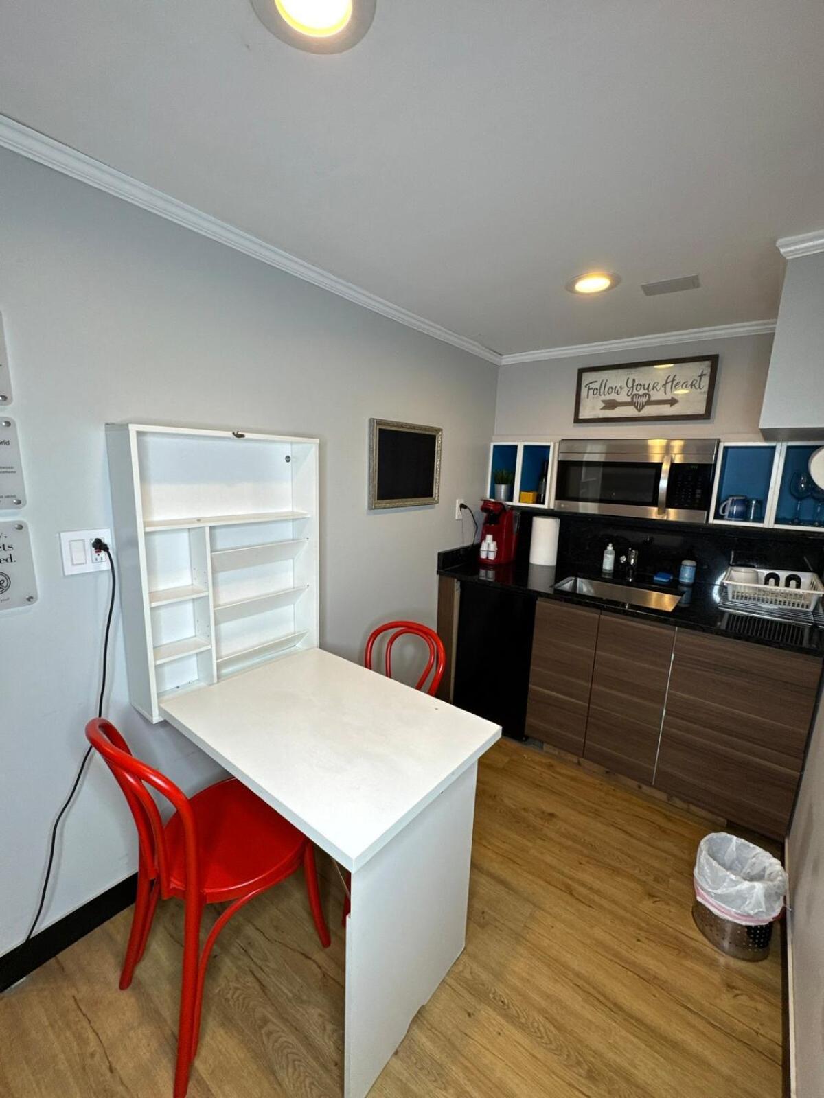 Modern In Lincoln Park Apartment Chicago