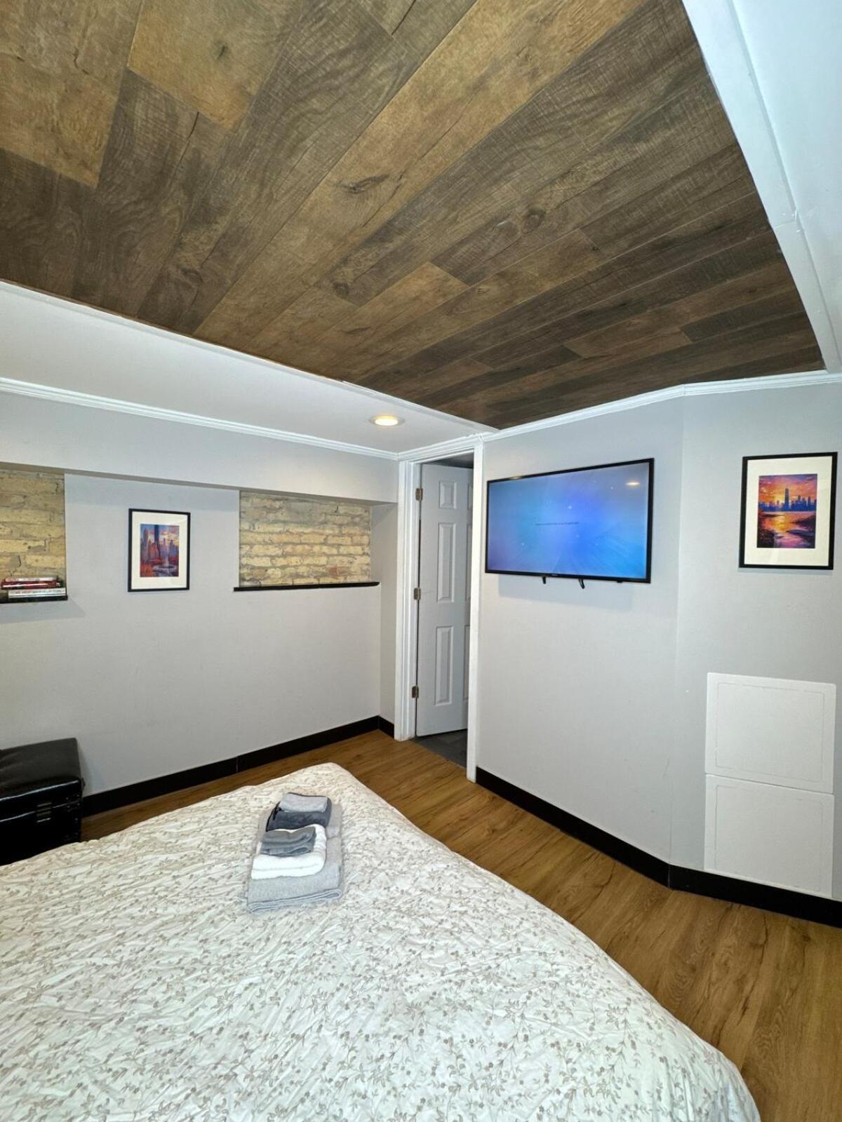 Modern In Lincoln Park *