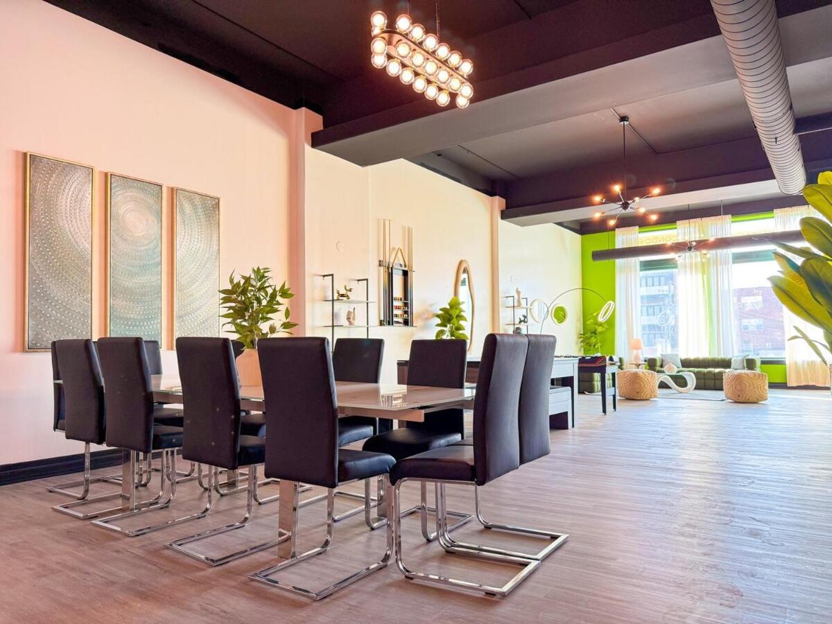 Apartment Spacious 6br Good For Groups And Sleeps 12 Near Chinatown, Mccormick & Lakefront *