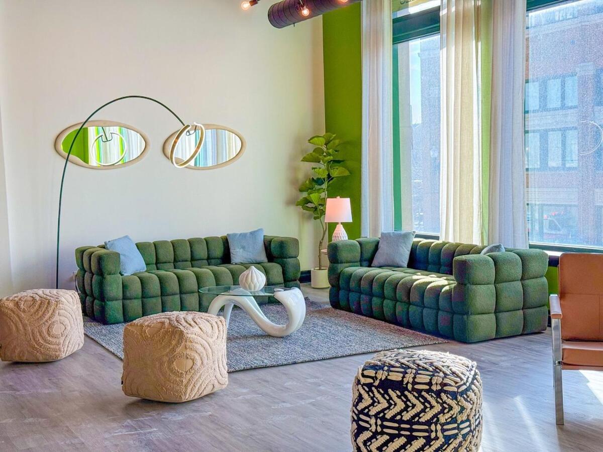 Apartment Spacious 6br Good For Groups And Sleeps 12 Near Chinatown, Mccormick & Lakefront *