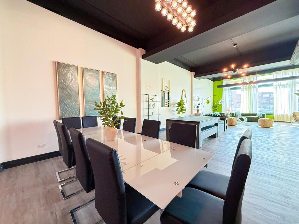 Spacious 6br Good For Groups And Sleeps 12 Near Chinatown, Mccormick & Lakefront Apartment