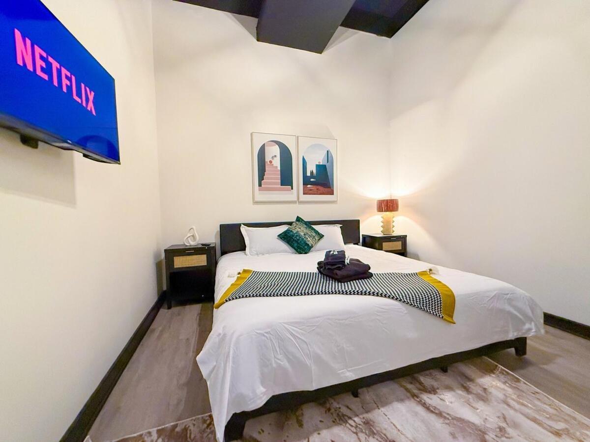 Apartment Spacious 6br Good For Groups And Sleeps 12 Near Chinatown, Mccormick & Lakefront *