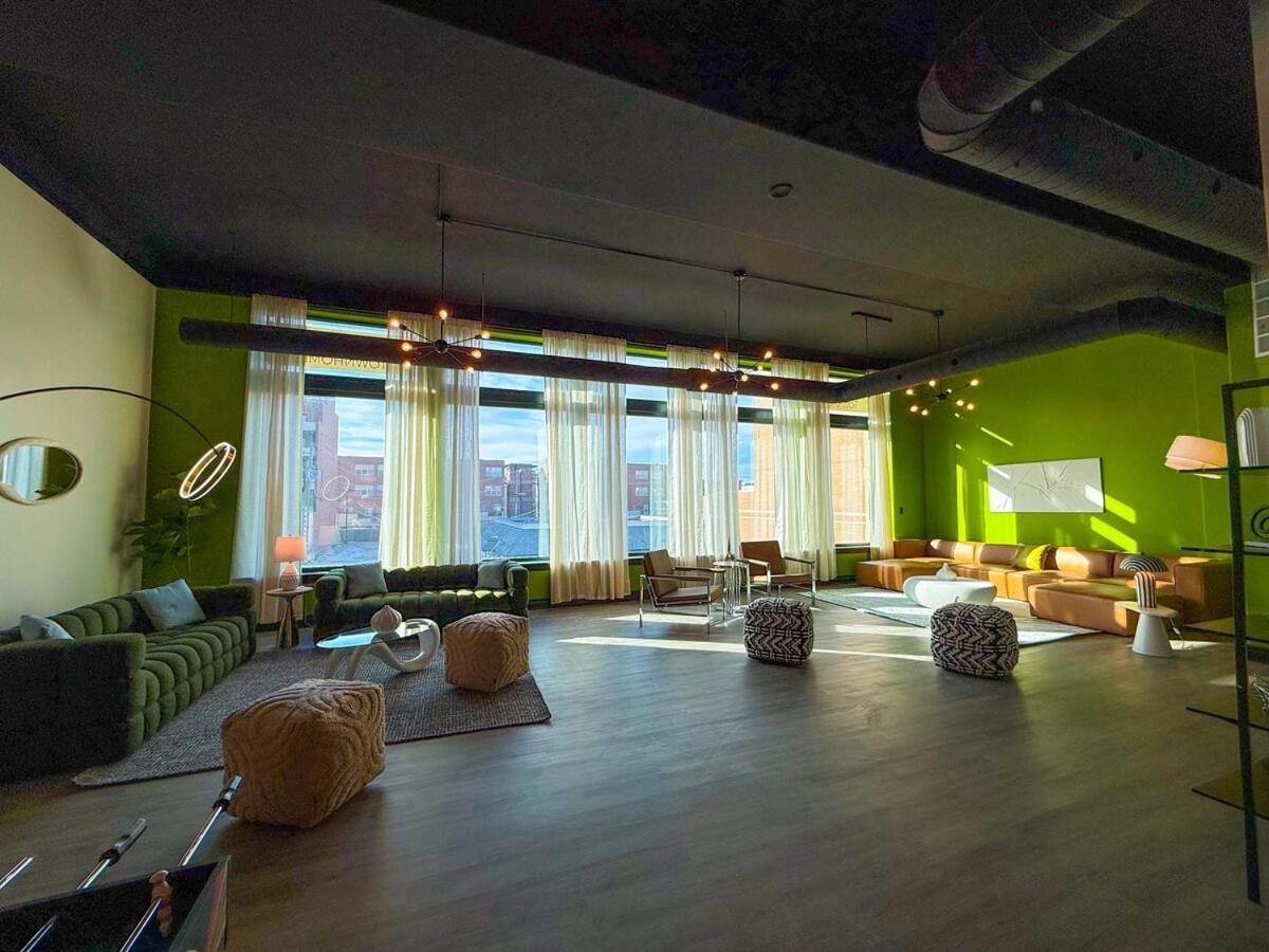 Apartment Spacious 6br Good For Groups And Sleeps 12 Near Chinatown, Mccormick & Lakefront
