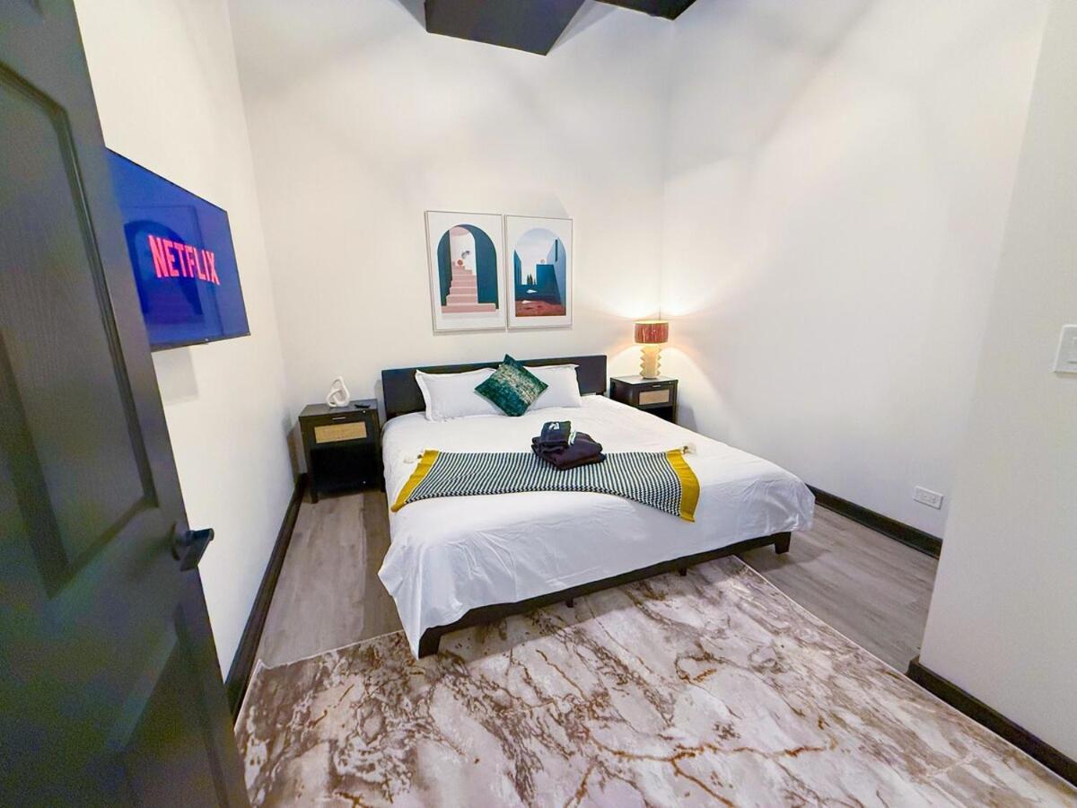Spacious 6br Good For Groups And Sleeps 12 Near Chinatown, Mccormick & Lakefront