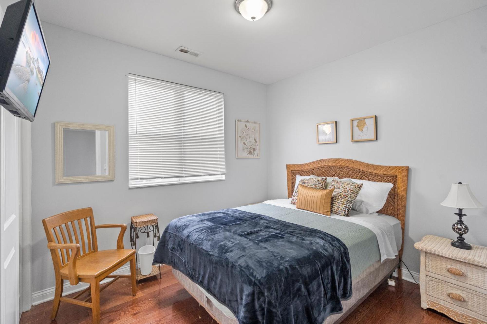 Apartment 420 Lofty Apt, Laundry, A Block Frm Cta