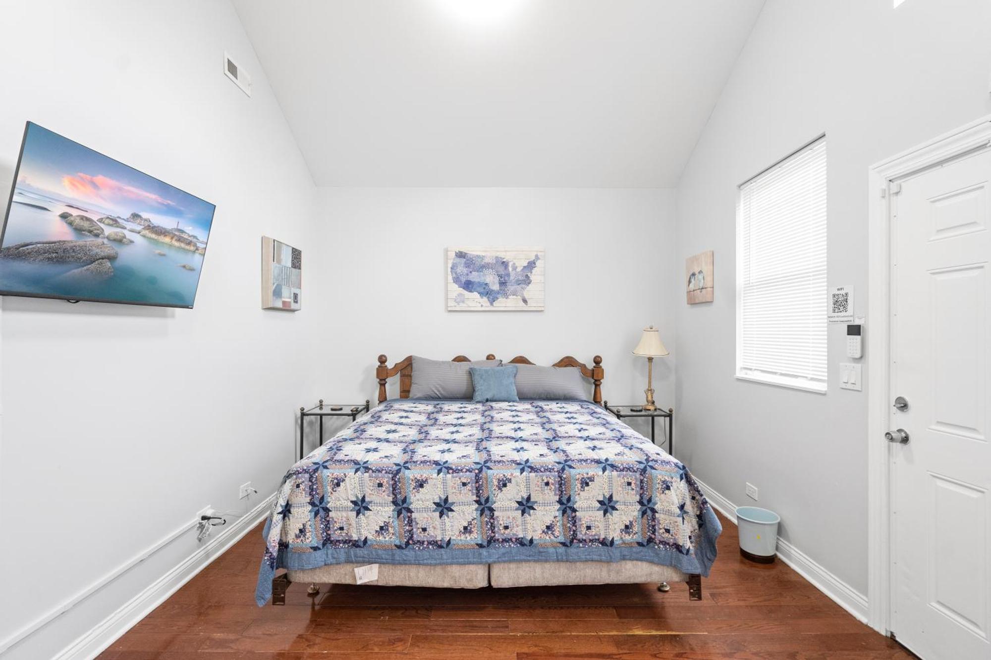 420 Lofty Apt, Laundry, A Block Frm Cta Apartment