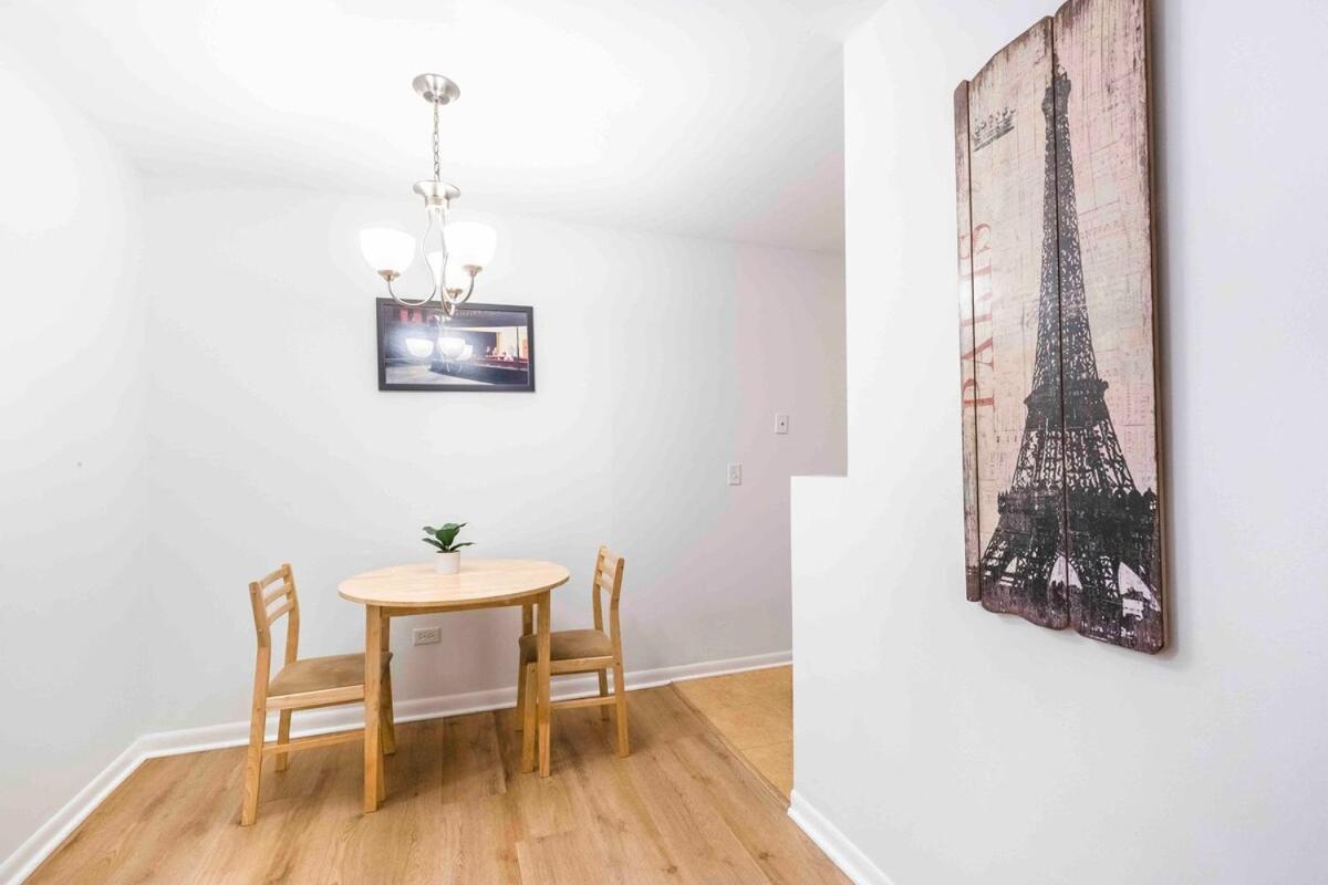 Apartment Pristine Lakeview Boystown Wrigley Haven
